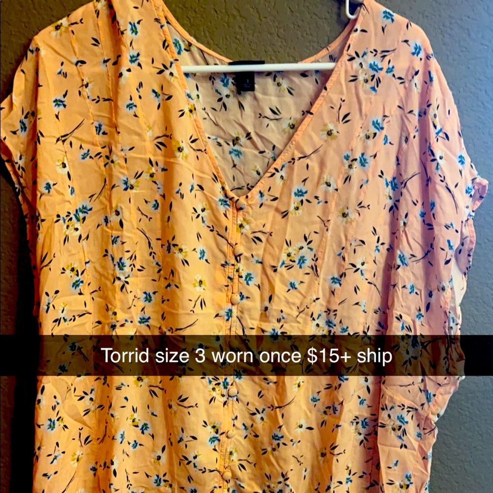Torrid size 3 blouse